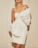 Off-shoulder dress with oversized bow detail - Luutio